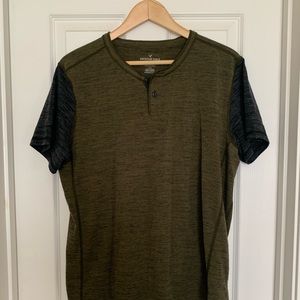 American Eagle Outfitters sport T-shirt